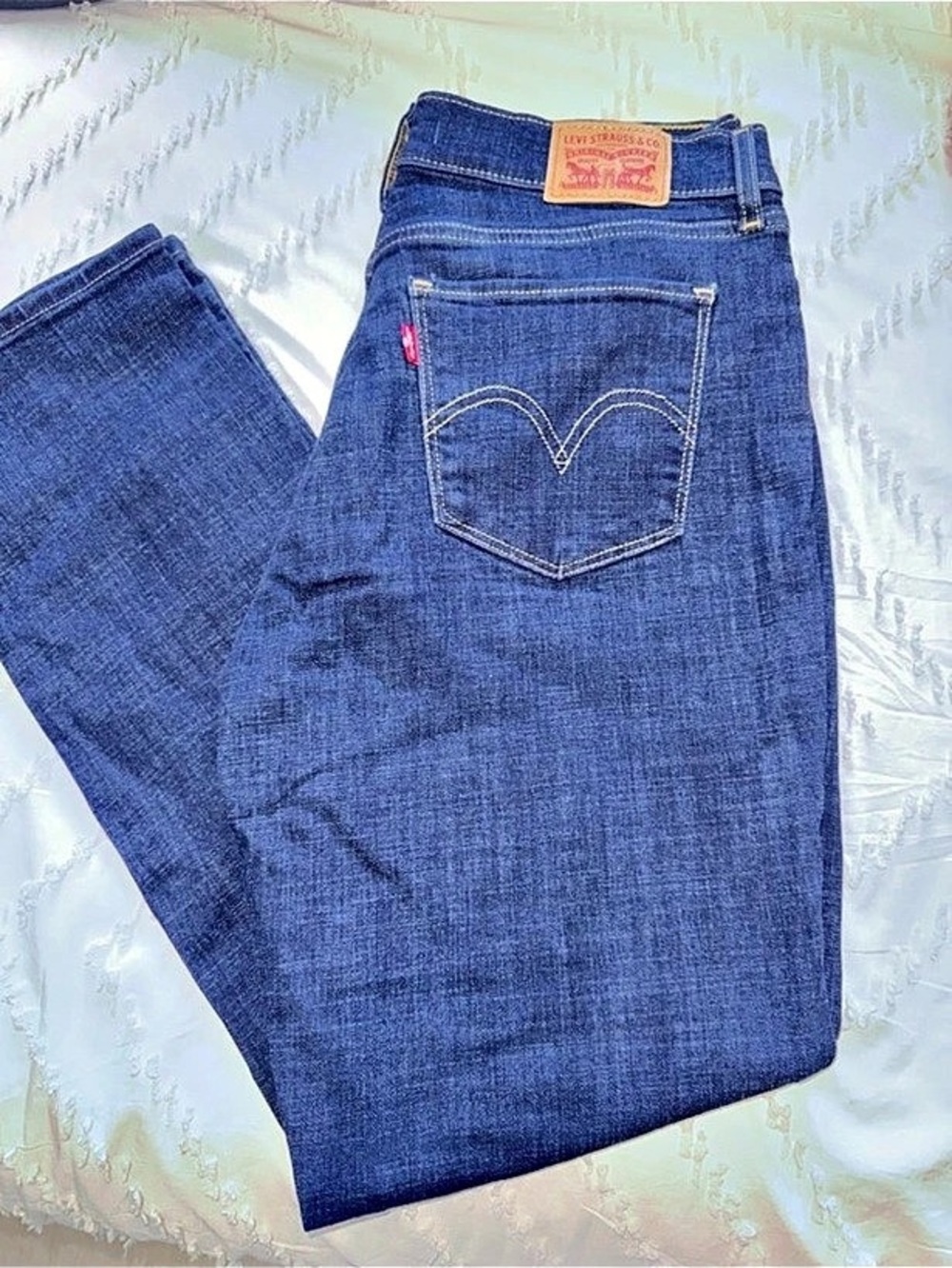 Levi's Classic Straight Leg Jeans in Blue Size 8 Like New